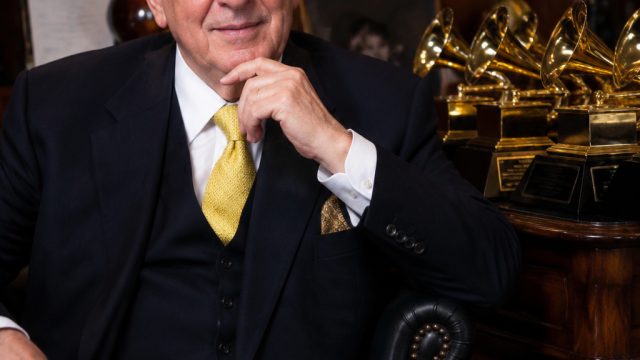 Reflecting on Clive Davis: A Legacy That Shaped the Music Industry | situs4d paling gacor, rocknroll